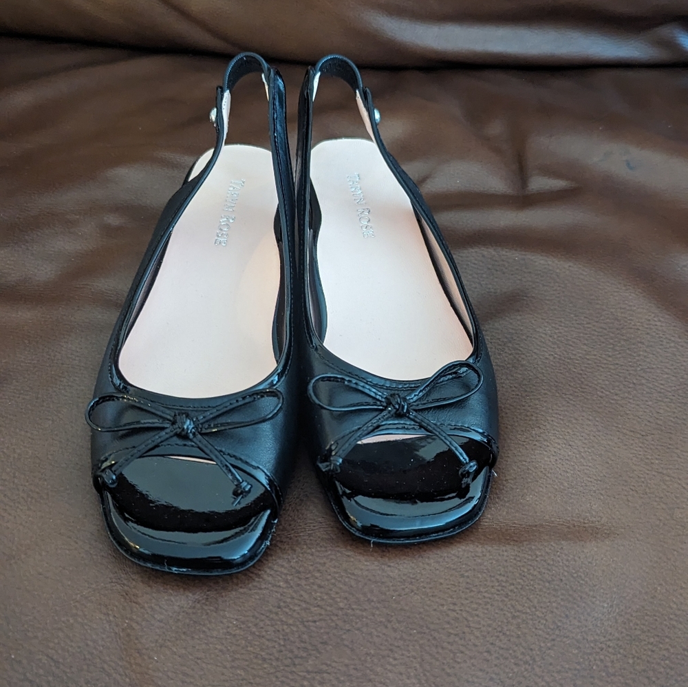 Taryn Rose Shoes for women size 7. Open toe sling back shoes sandals. Brand new.